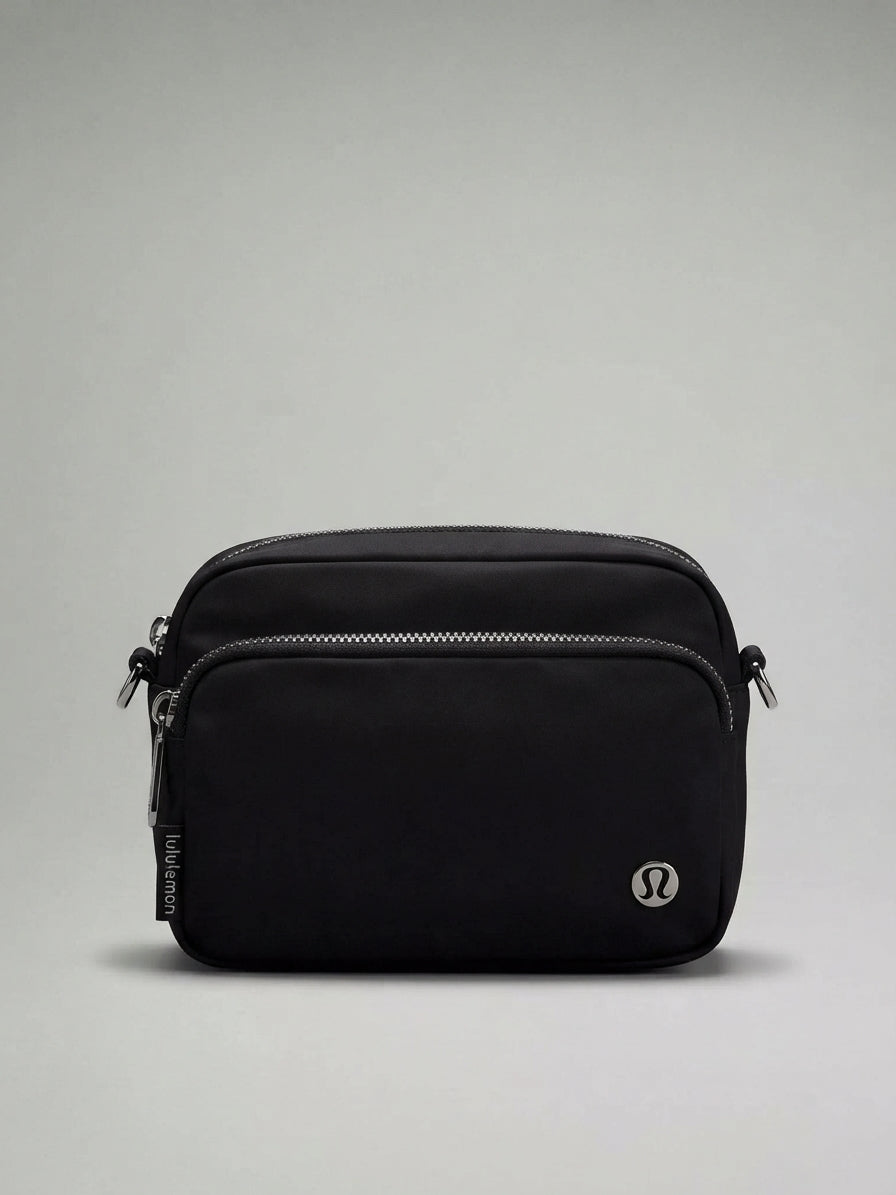 Lululemon Everywhere Crossbody Bag 2L | Black