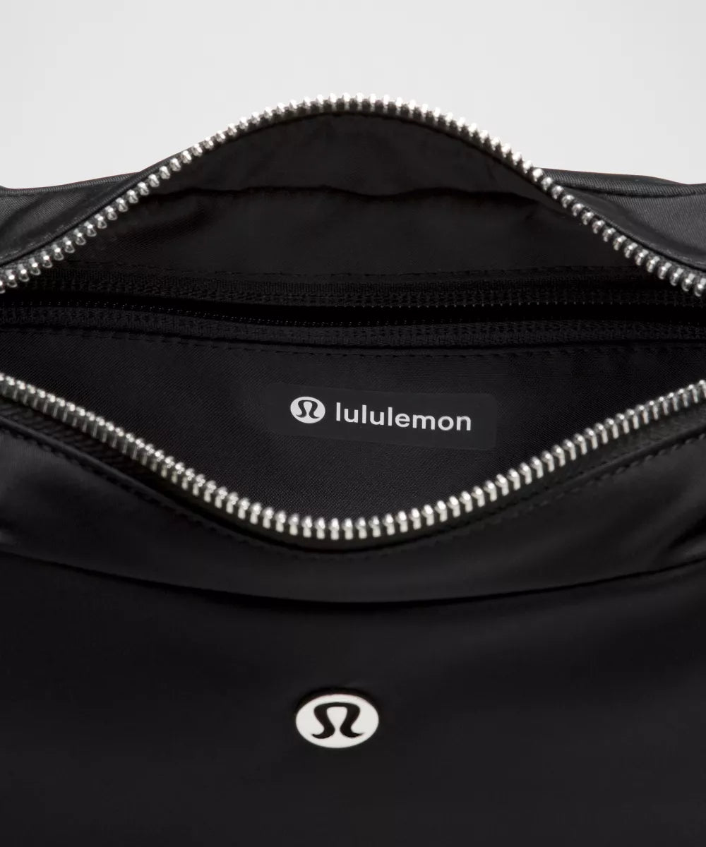 Lululemon City Essentials Shoulder Bag 4L